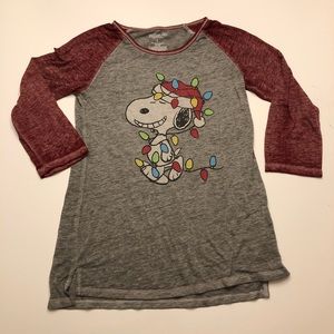 Snoopy Christmas Raglan T-Shirt. Juniors size L.